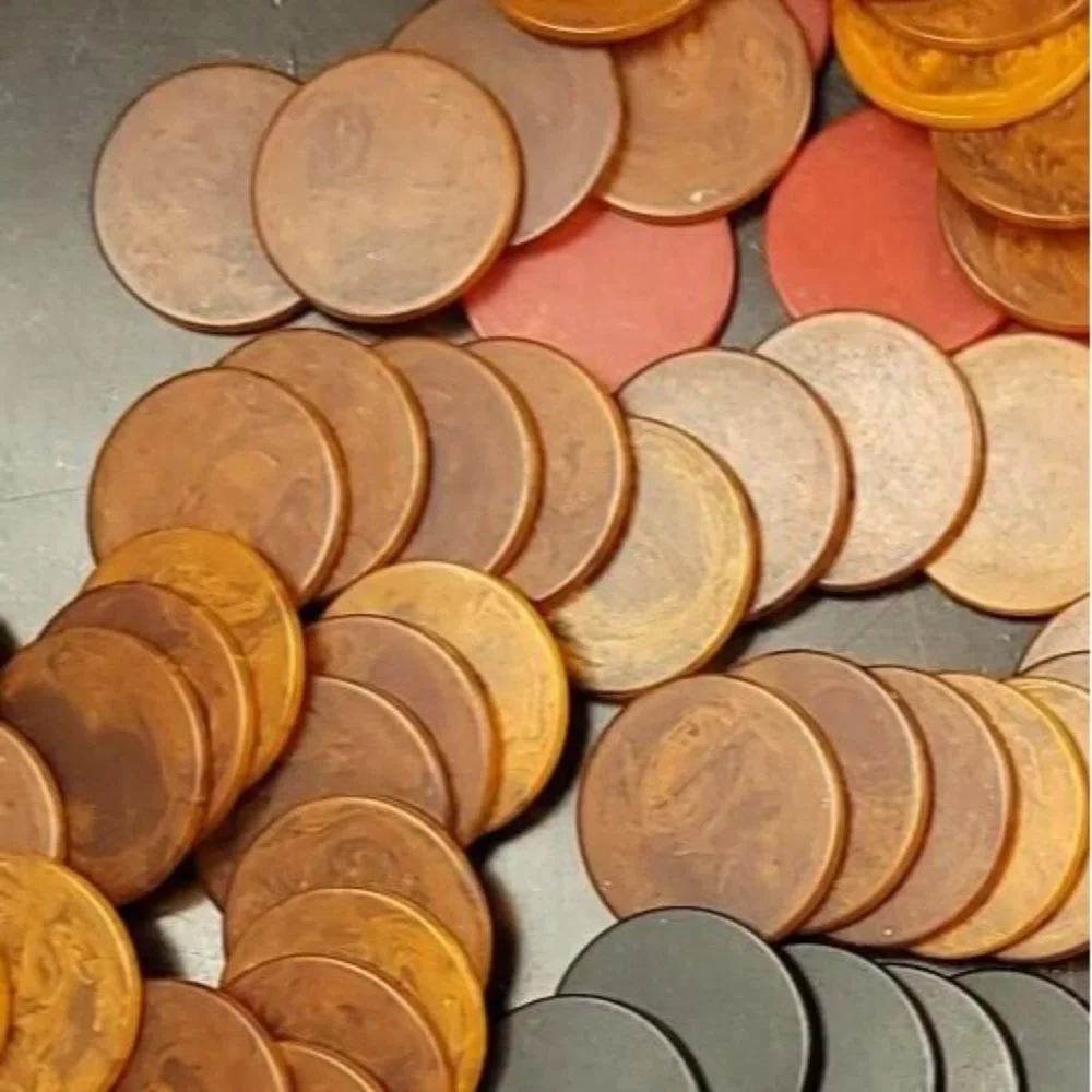 Vintage Bakelite Marbled‎ Poker Chip set Red, Black And Butterscotch Total 156